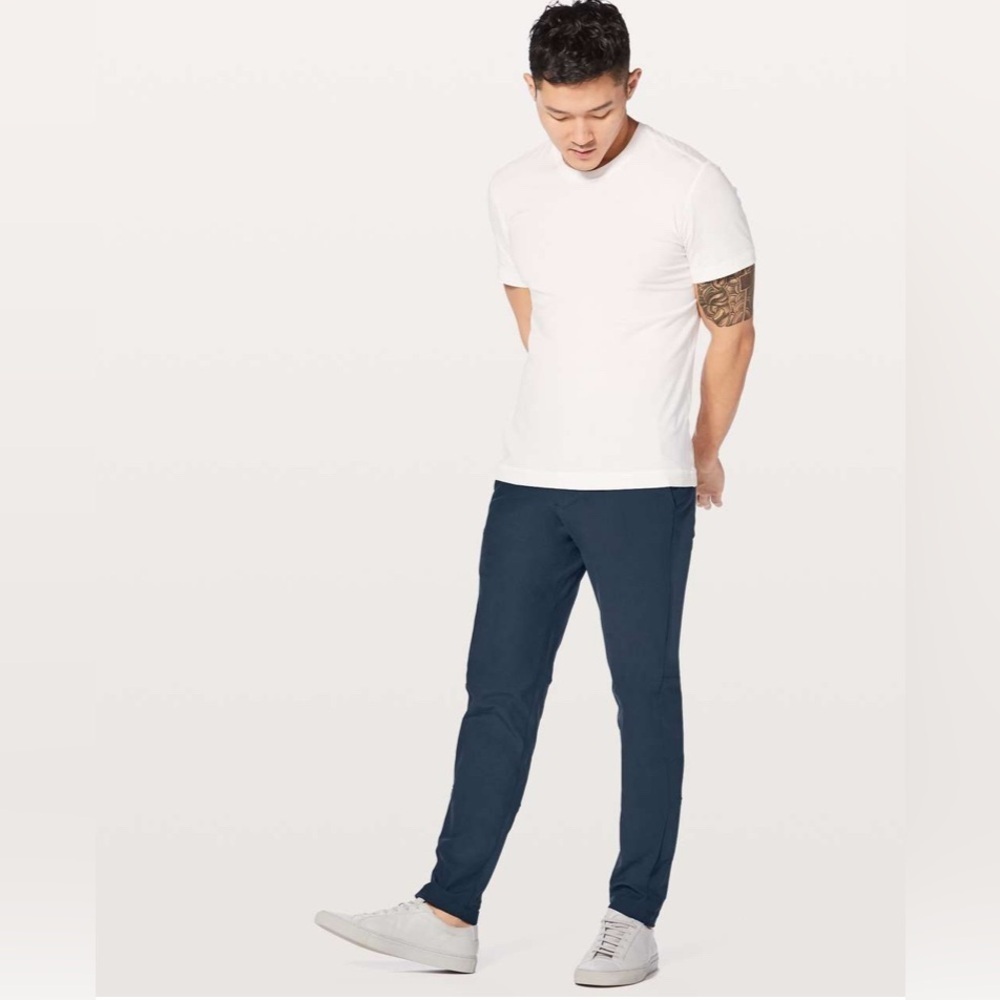 Lululemon Commission Slim Warpstreme Casual Relaxed Stretch True Navy pant 36